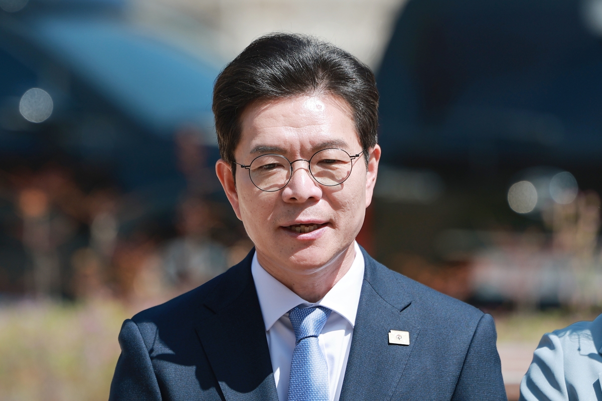 더불어민주당 정원오 서울시장 예비후보가 12일 국회 소통관 앞에서 열린 민주당 수도권 광역단체장 후보 간담회에 참석해 발언하고 있다. 연합뉴스