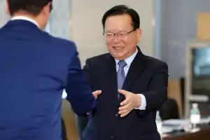 김부겸, 대구 바닥 민심 훑기…중소기업·노동계 접촉 ‘일꾼론’ 부각