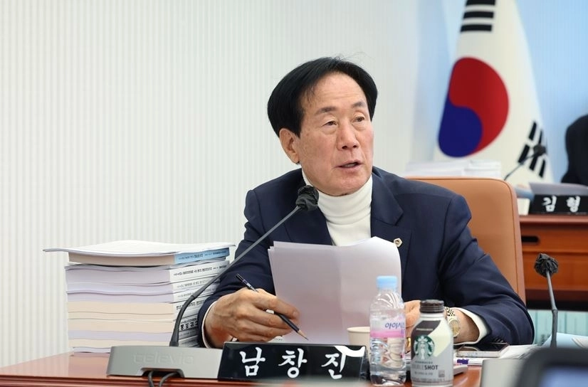 예산결산특별위원회에서 활동중인 남창진 의원