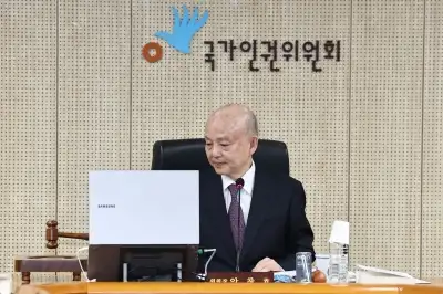 인권위 “우크라 억류 북한 포로 송환하라”…만장일치 ‘의견표명’