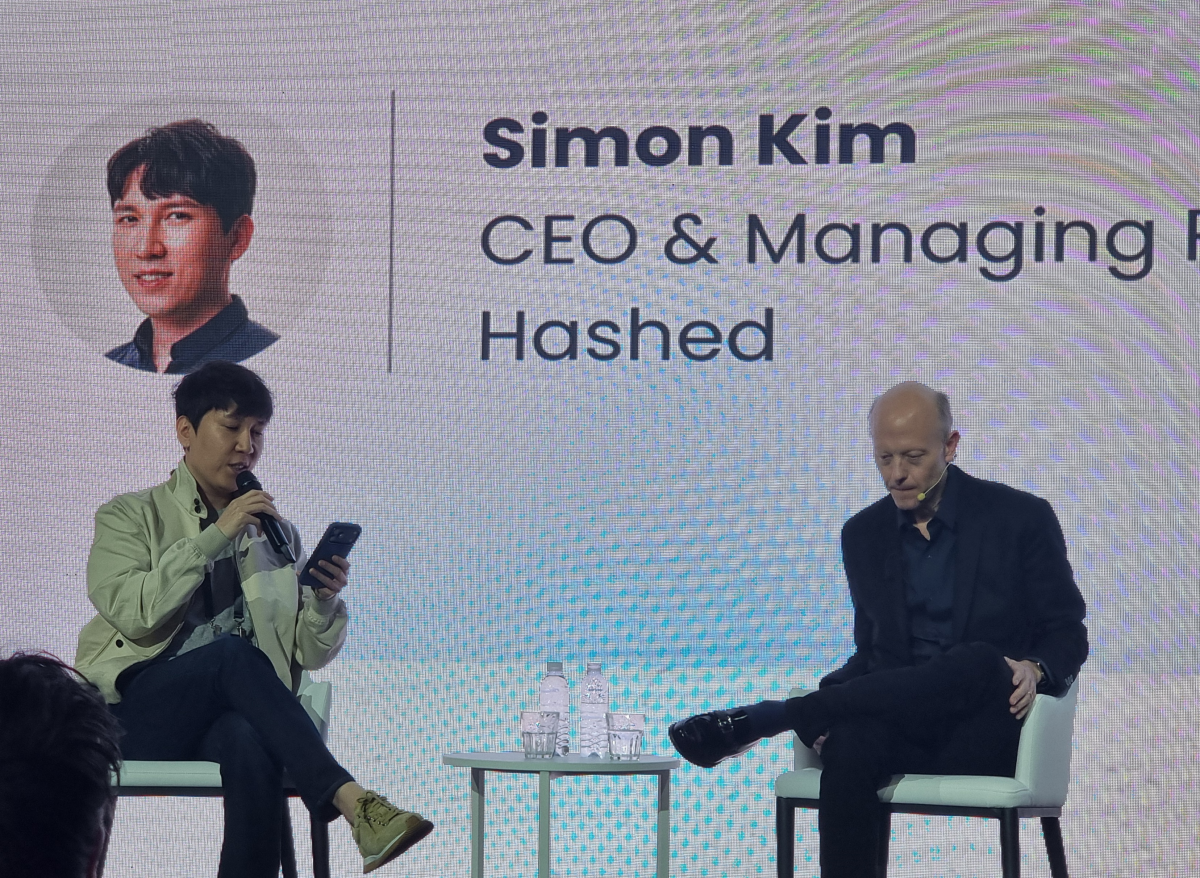 제레미 알레어(오른쪽) 서클 창업자 겸 최고경영자(CEO)와 해시드 김서준 대표가 13일 서울 강남구 SJ 쿤스트할레에서 열린 ‘서클 인 서울’ 행사 패널토론에서 대화를 나누고 있다. 김예슬 기자