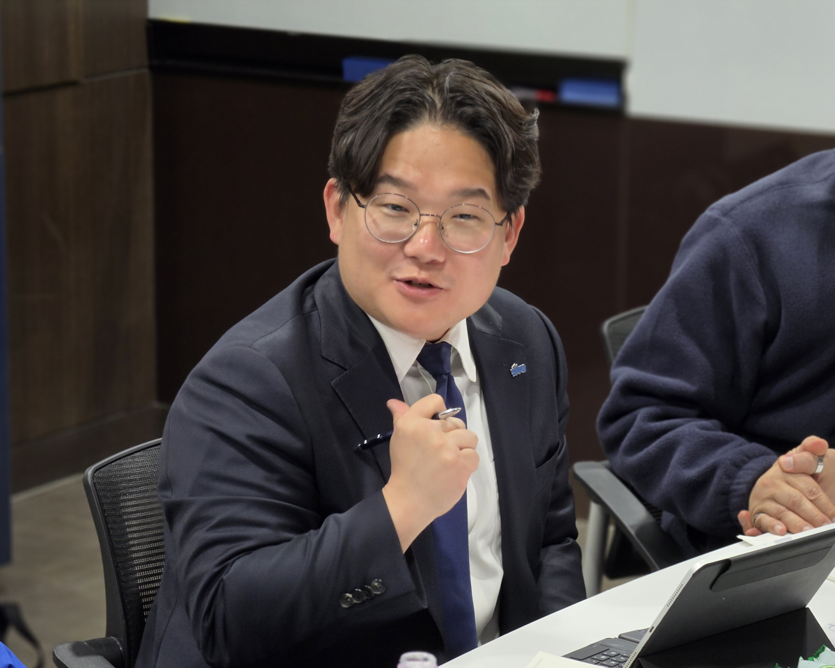 오영준 더불어민주당 대구 중구청장 예비후보가 13일 지역 각계각층의 목소리를 직접 듣는 ‘릴레이 경청 간담회’ 행보에 나섰다. 오영준 예비후보 선거사무소 제공