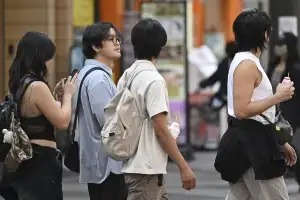 한낮 기온 26도… 벌써 반팔