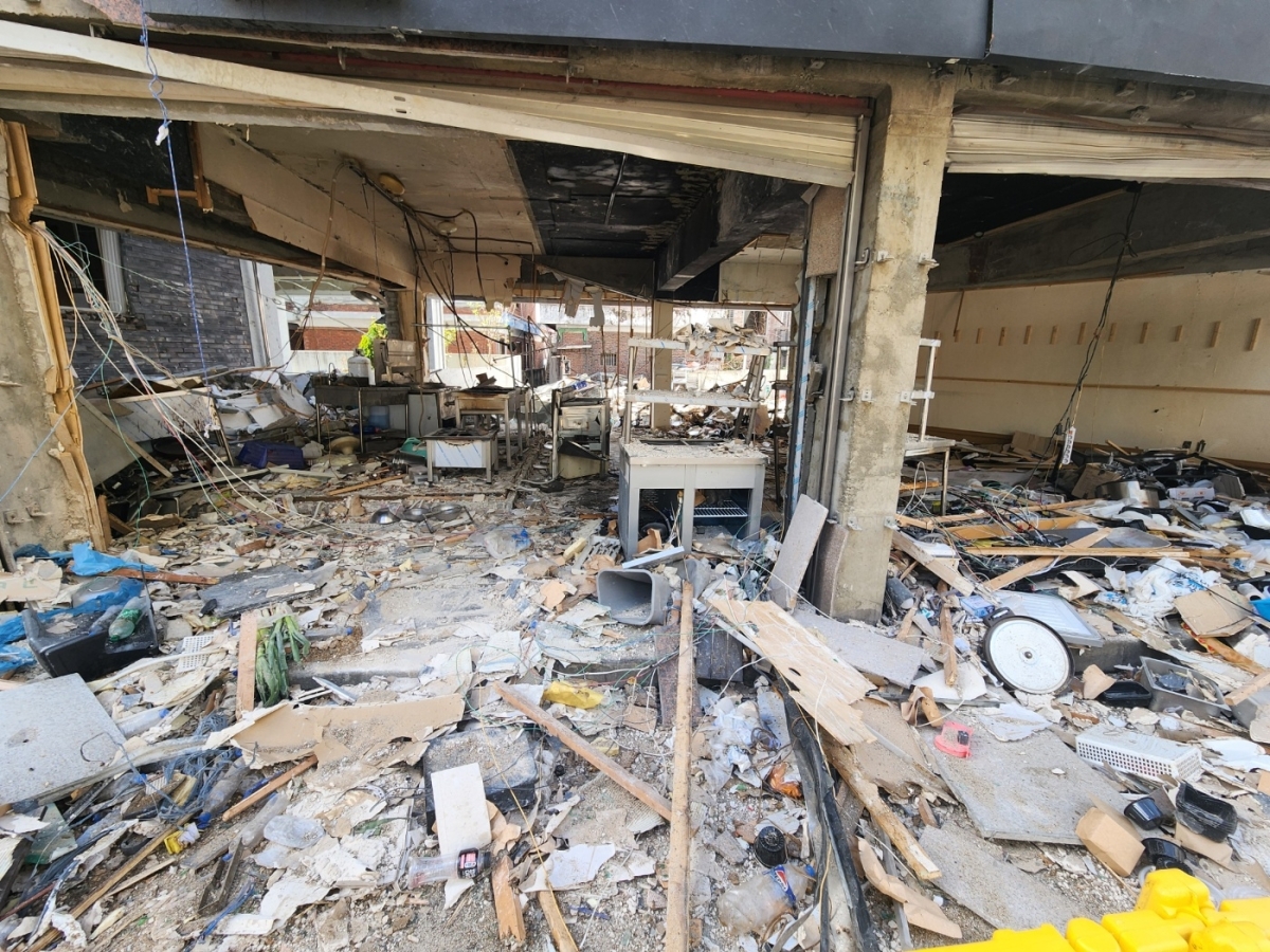 지난 13일 LP가스 폭발 사고가 발생한 청주시 봉명동의 한 식당. 남인우 기자