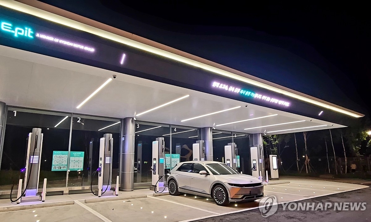 고속도로 전기차 충전시설. 연합뉴스