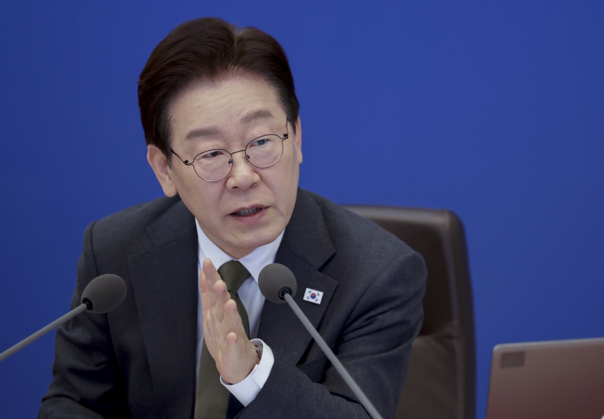 이재명 대통령이 14일 청와대에서 열린 국무회의 겸 비상경제점검회의에서 발언하고 있다. 2026.4.14. 연합뉴스