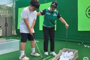 KLPGA 상금왕 홍정민, 초등생 골프 지도 재능기부