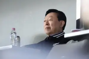 회장님까지 왔는데 무릎 꿇은 롯데…LG, 신바람 8연승
