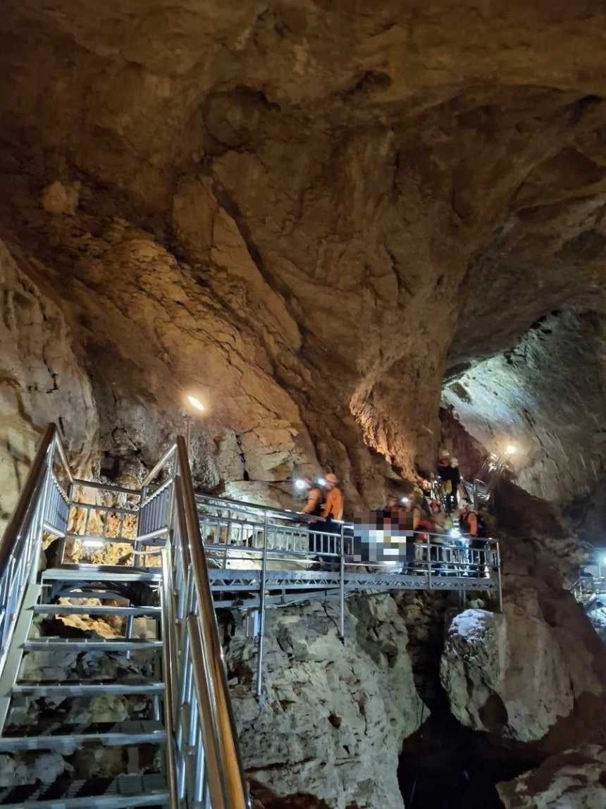 강원 삼척시 환선굴 추락사고 현장. 강원소방본부 제공