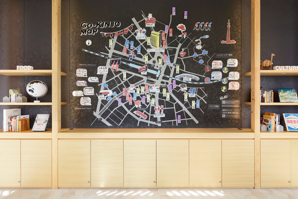 OMO5 도쿄 오츠카의 라운지에 설치된 고킨죠 맵. 켄싱턴 리조트 제공.