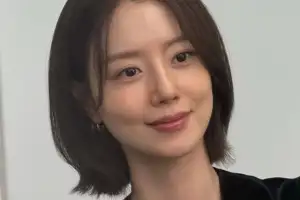 thumbnail - ‘39세’ 문채원 “다가오는 6월, 결혼합니다” 발표…신랑은 ♥비연예인