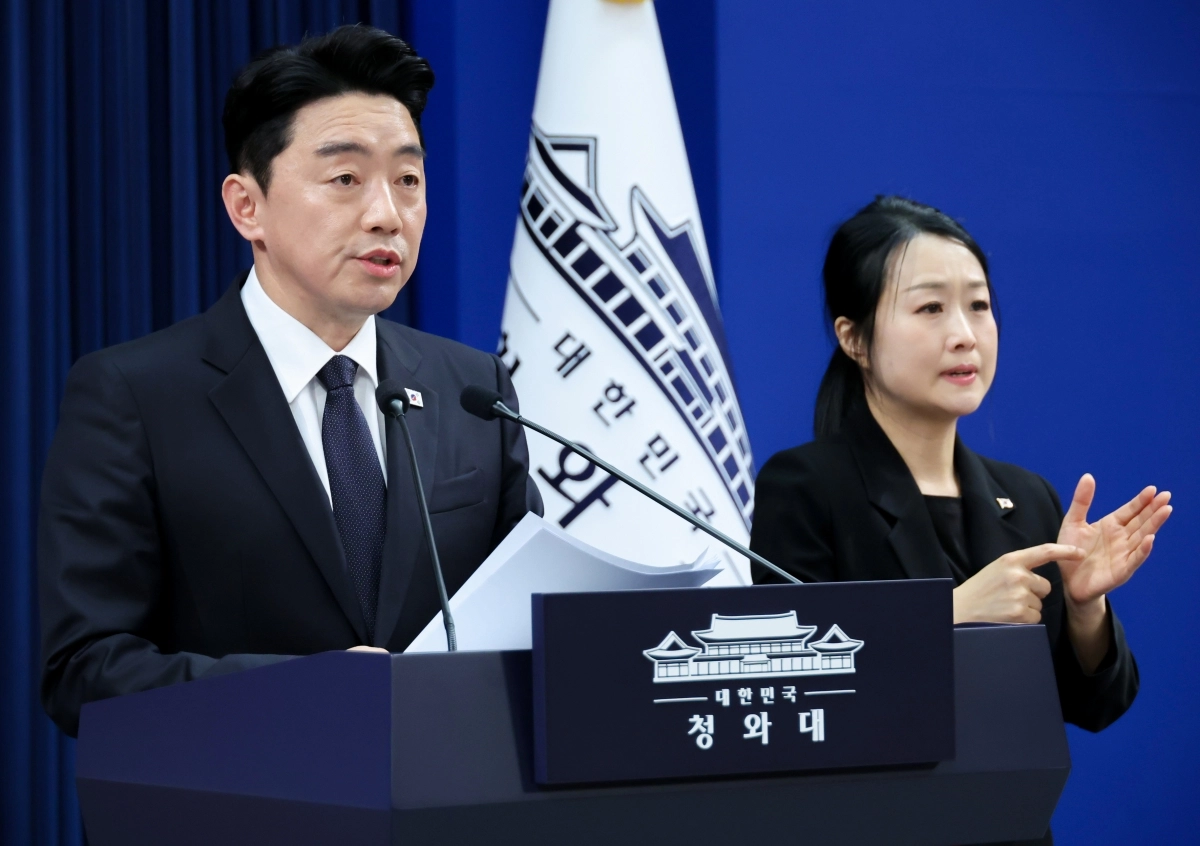 강훈식 비서실장, 대통령특사 활동 브리핑