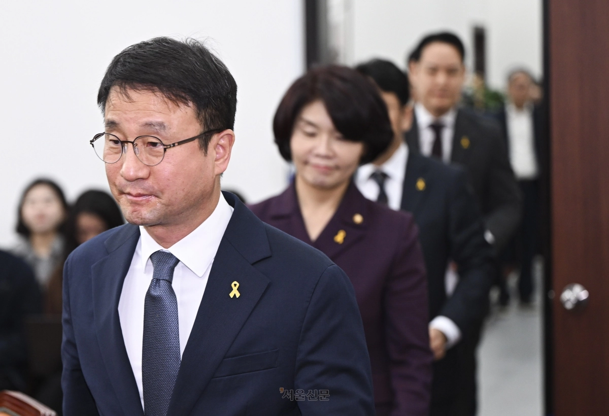 한병도 더불어민주당 원내대표가 16일 국회에서 열린 정책조정회의에 참석하고 있다. 2026.4.16 이지훈 기자
