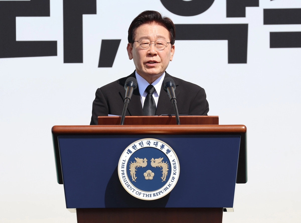 추도사하는 이재명 대통령