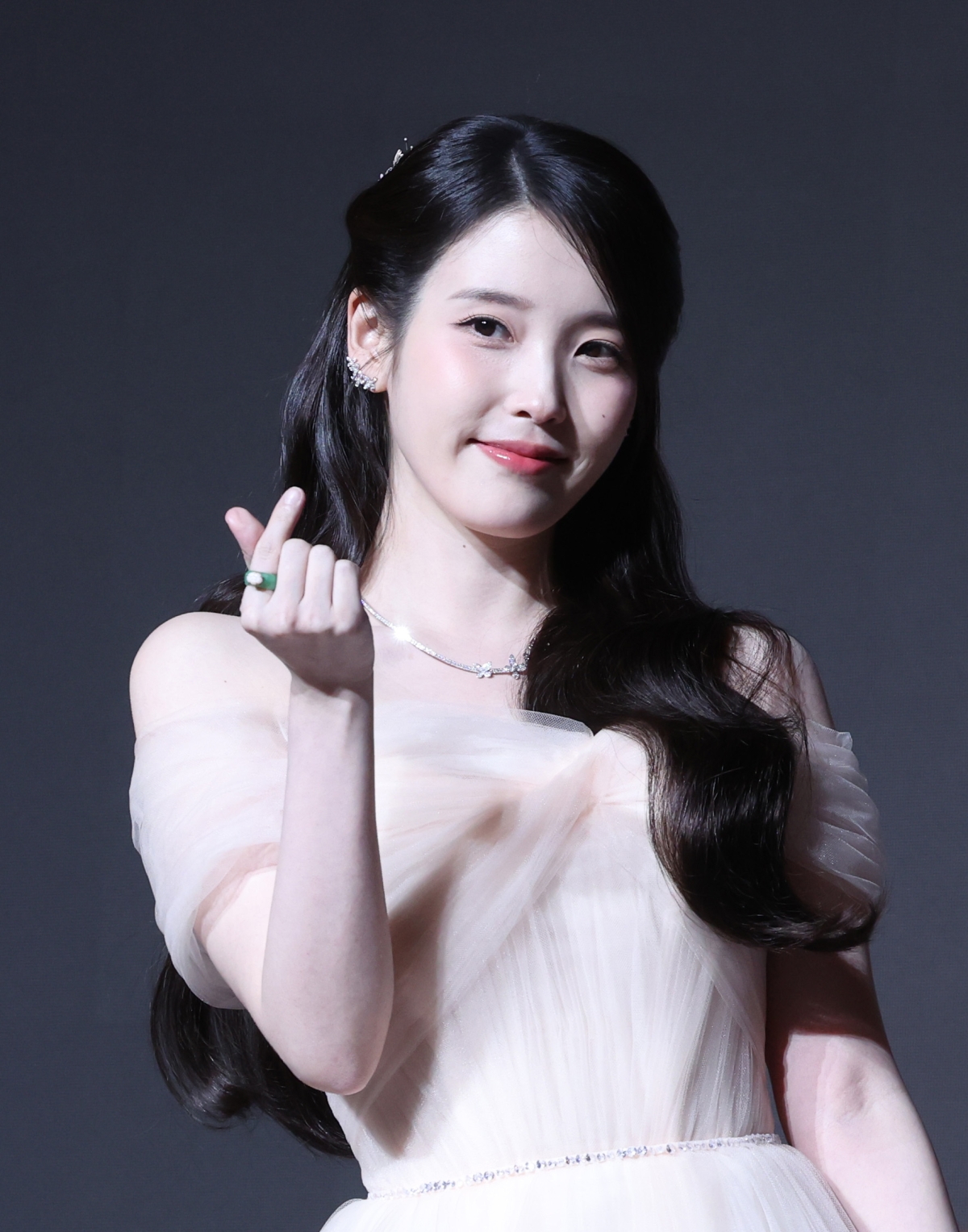‘21세기 대군부인’ 배우 아이유