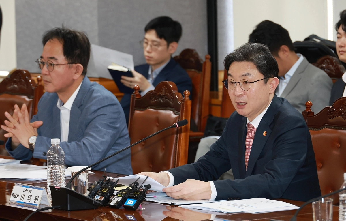 이억원 금융위원장이 16일 오후 서울 중구 은행회관에서 열린 제5차 생산적 금융 대전환 회의에서 발언하고 있다. 금융위원회 제공