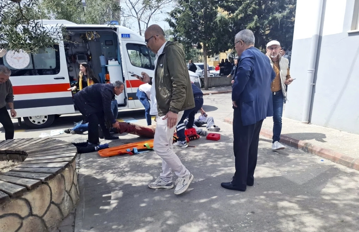 튀르키예 중학생 총기 난사… 9명 사망 ‘비극’