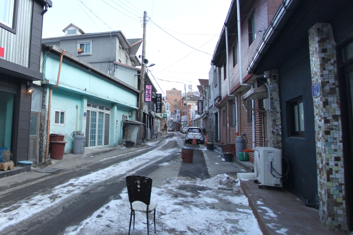 폐광촌이던 강원 정선 고한읍 고한18리. 마을호텔18번가 제공