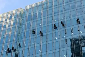 [포토] ‘봄맞이’ 물청소