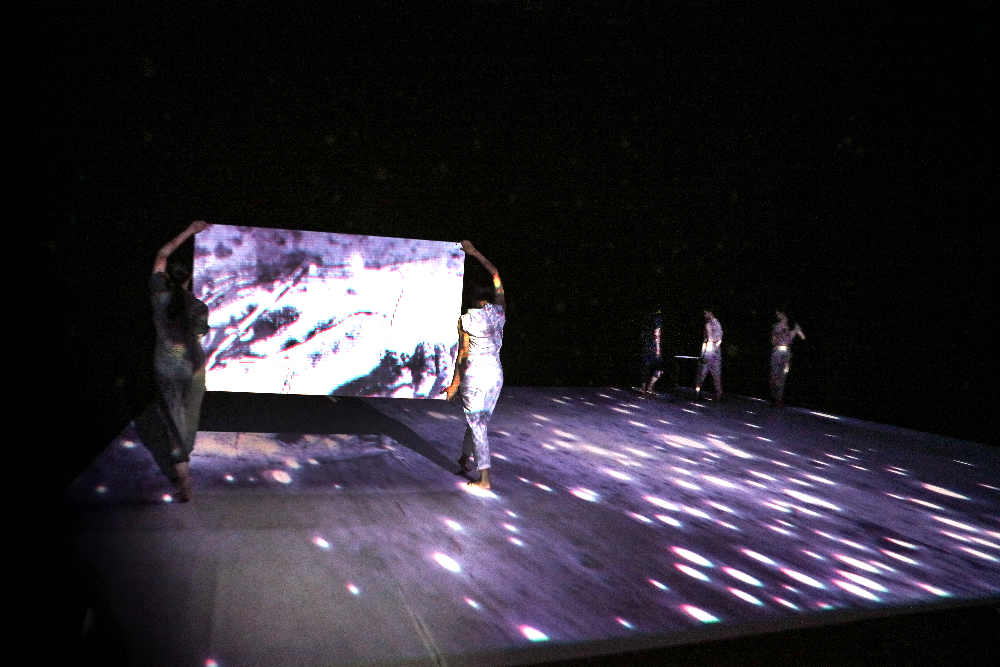 현대무용단-탐은 4월 25일 서울 서강대 메리홀 대극장에서 어수정 안무가의 ‘사각 위 다섯 개의 에튀드’를 올린다. 탐 제공·ⓒSongInho