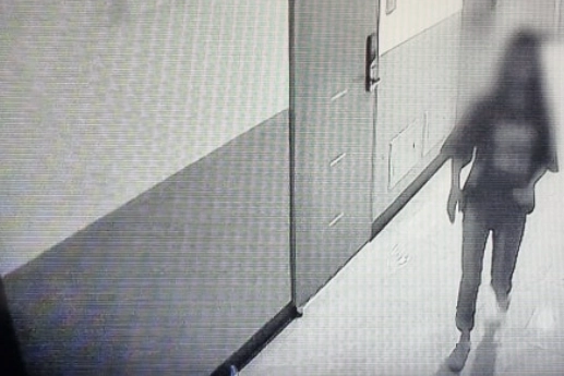 자신의 집에서 나서는 신 씨의 마지막 모습이 찍힌 CCTV