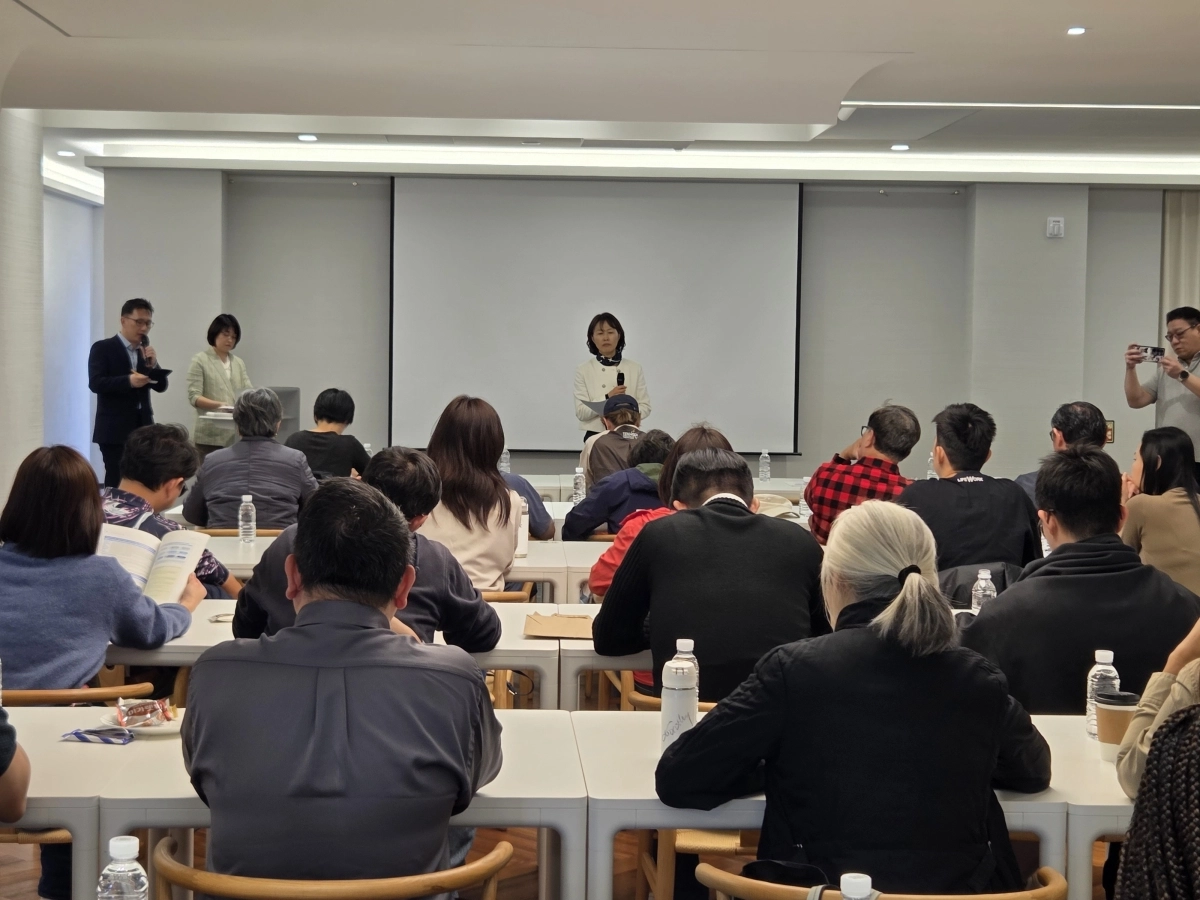 제주도는 지난 16일 하나은행 제주금융센터지점 컨퍼런스홀에서 싱가포르 경영대학(SMU) 아카데미 소속 중소기업인 30여 명을 대상으로 투자유치 설명회를 개최했다. 제주도 제공