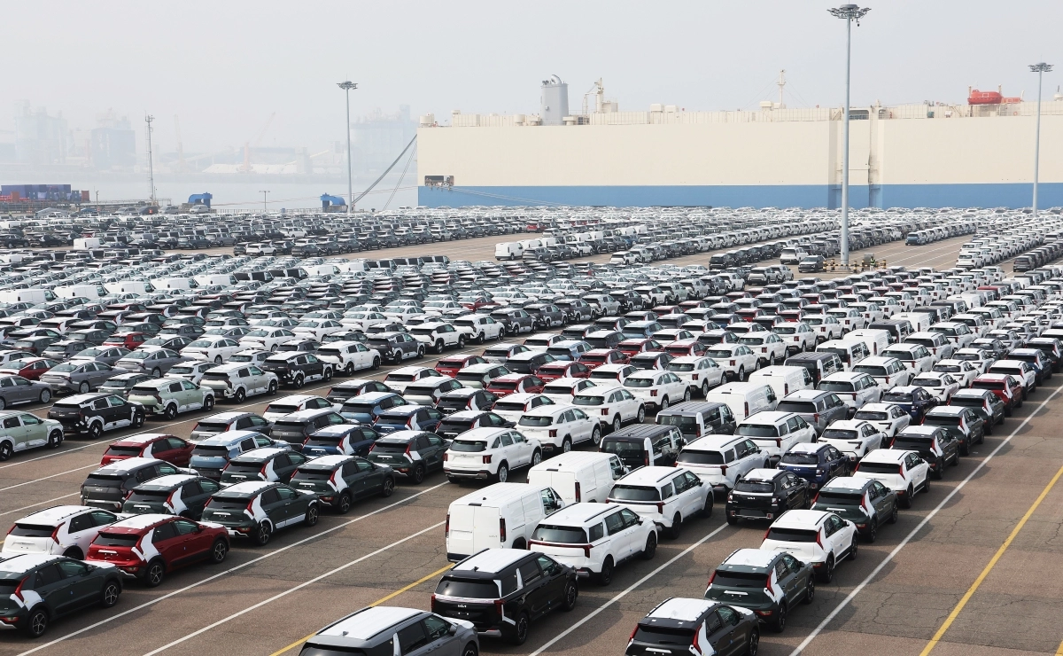 평택항에 세워져 있는 수출용 자동차     (평택=연합뉴스) 홍기원 기자 =      사진은 3일 경기도 평택항에 수출용 자동차가 세워져 있는 모습. 2026.4.3