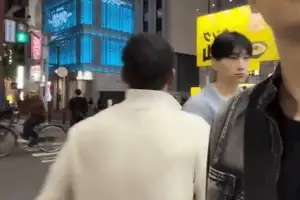 thumbnail - 어깨 ‘퍽’ 밀치고 도망, 일본에서 무슨 일이…게이머 출신 배우도 당해