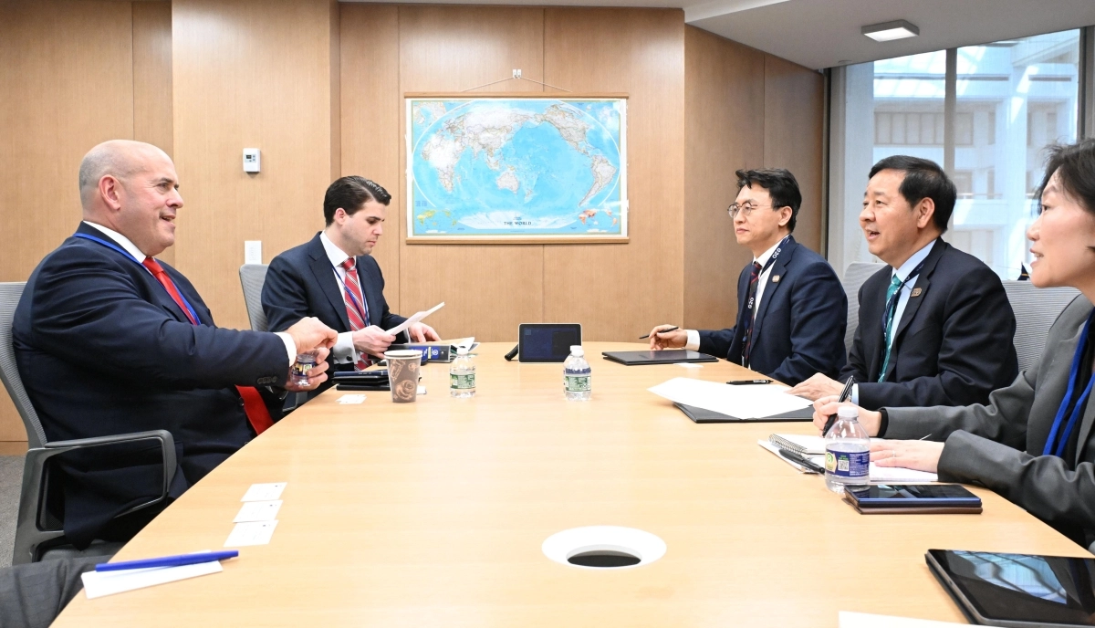 구윤철 부총리, 하비 슈와츠 칼라일 CEO 면담