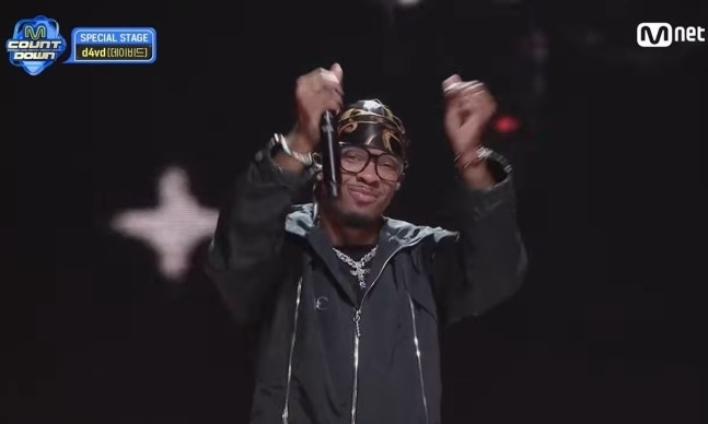 미국의 싱어송라이터 데이비드(d4vd). Mnet ‘엠카운트다운’ 캡처