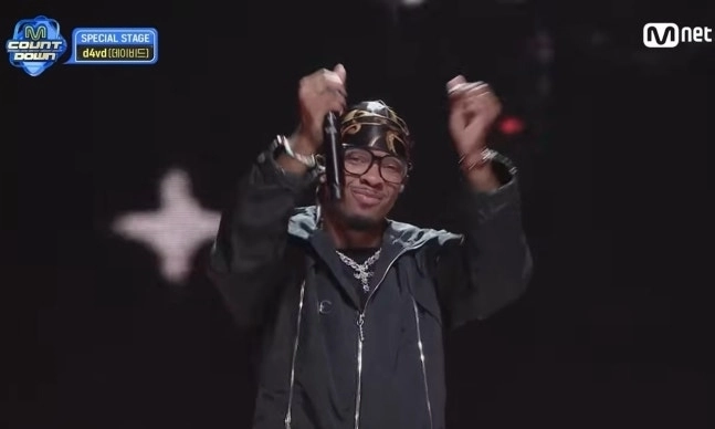 미국의 싱어송라이터 데이비드(d4vd). Mnet ‘엠카운트다운’ 캡처