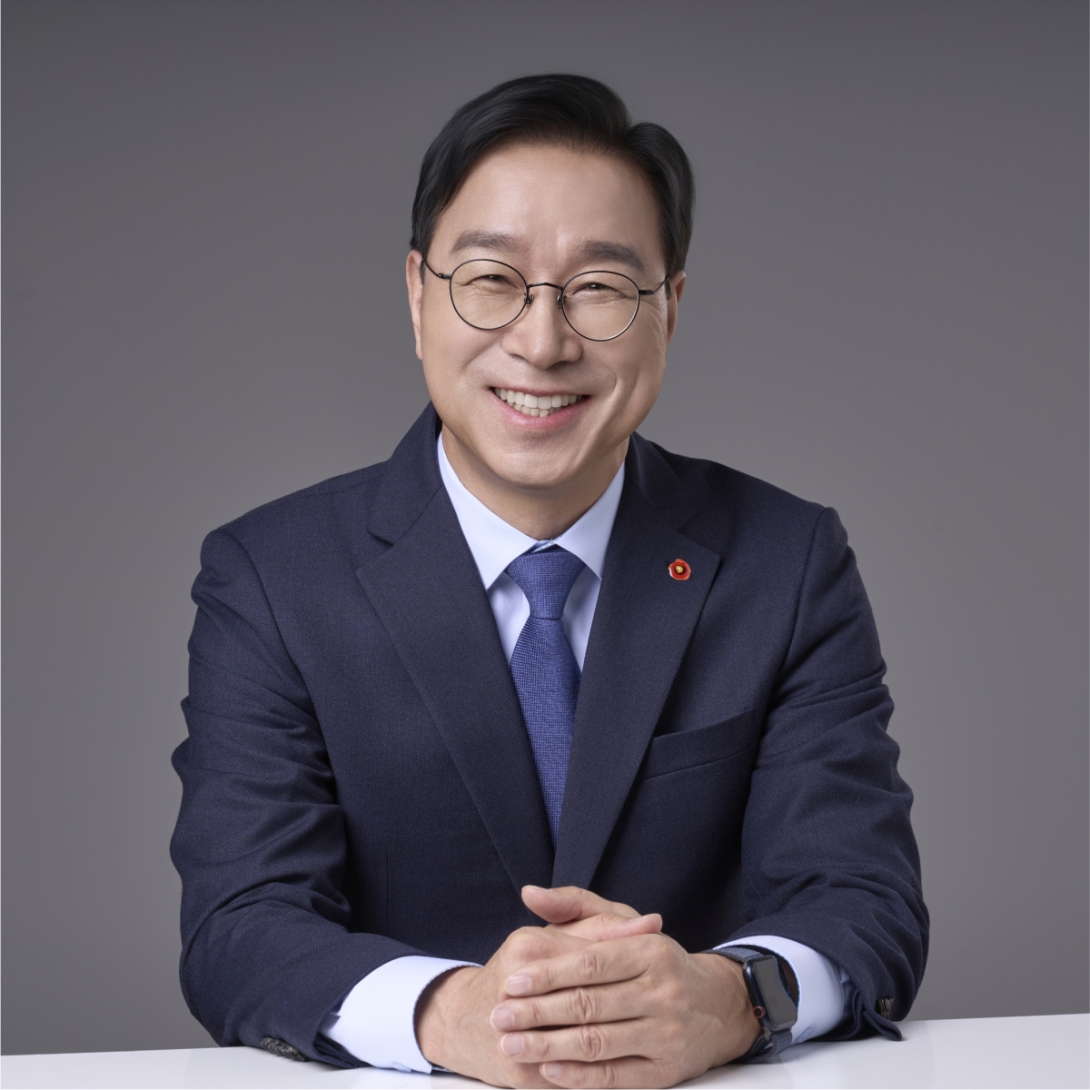 소병훈 민주당 중앙당 선거관리위원장은 18일 서울 여의도 당사에서 제주지사 후보 경선 결선투표 결과 위성곤 후보가 최종후보로 선출됐다. 위성곤의원실 제공