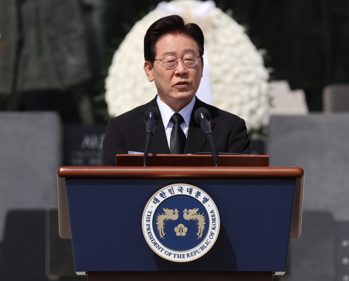 이재명 대통령이 19일 서울 강북구 국립 4·19민주묘지에서 열린 4·19혁명 기념식에서 기념사를 하고 있다. 2026.4.19 연합뉴스
