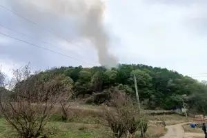 경북 문경서 산불…헬기 8대 투입해 50분만 진화