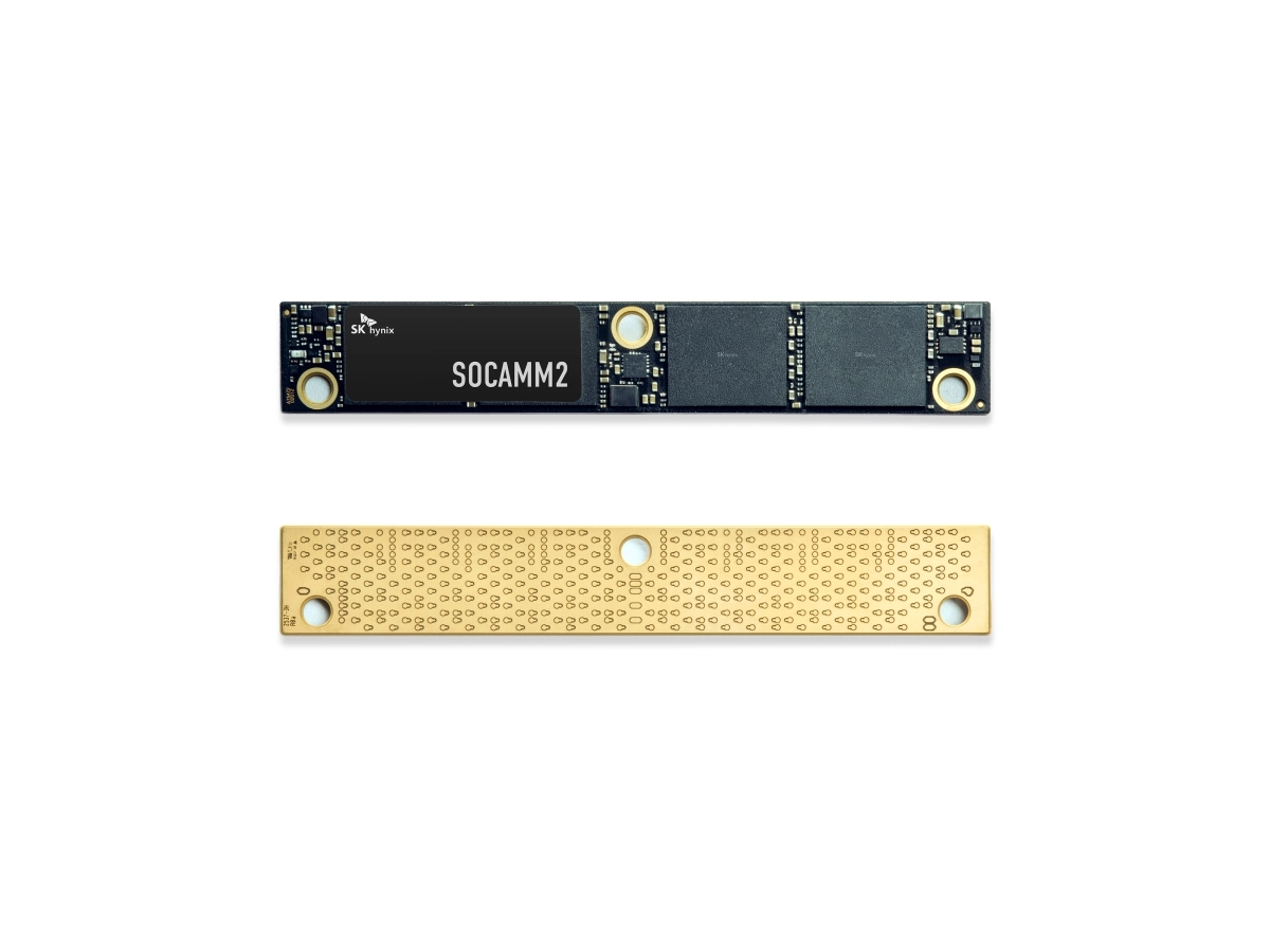 SK하이닉스가 10나노급 6세대(1c) LPDDR5X 저전력 D램 기반 차세대 메모리 모듈 규격인 SOCAMM2 192GB(기가바이트) 제품을 본격 양산한다고 20일 밝혔다. SK하이닉스 제공