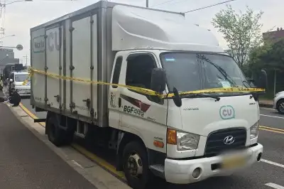 2.5t 탑차가 화물연대 노조원들 덮쳐… 1명 사망·2명 부상