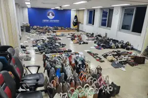동대문 쇼핑몰 한 층이 짝퉁 매장…서울시, 72억 상당 1600개 압수
