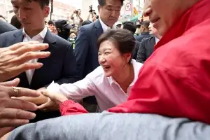 “박근혜, 판 바꿔야 할 때 움직일 듯…충청까지 지원 유세할 수도”