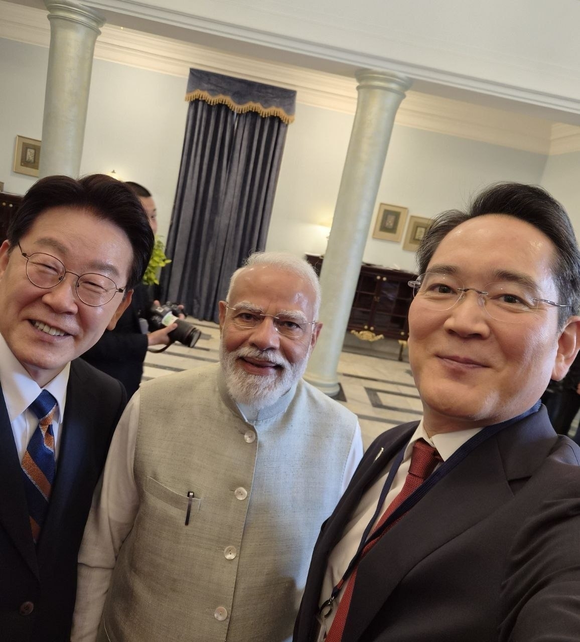 李·모디·이재용 ‘Z플립7 셀카’