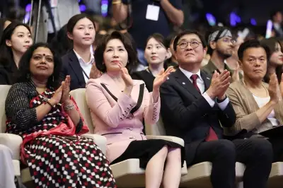 인도서 K팝 띄운 김혜경 여사 “마흔 살만 좀 어렸으면…예술학교서 꿈을 키웠다”