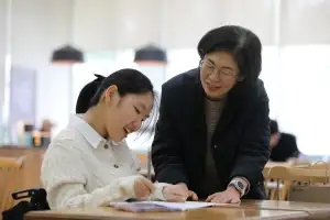 ‘느린 손’ 화가 꿈나무 “그림 그릴 때 행복해요”