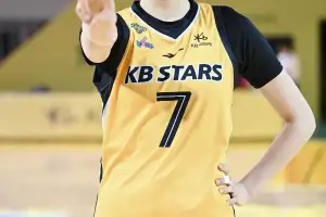 여자프로농구 지존은 누구?…챔프전 12경기 연속 더블더블 노리는 박지수의 KB냐 득점 2위 이해란으로 업셋한 삼성생명이냐