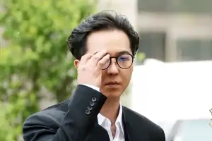 ‘102일 무단결근’ 송민호 “재복무하겠다” 선처 호소… 징역 1년 6개월 실형 구형