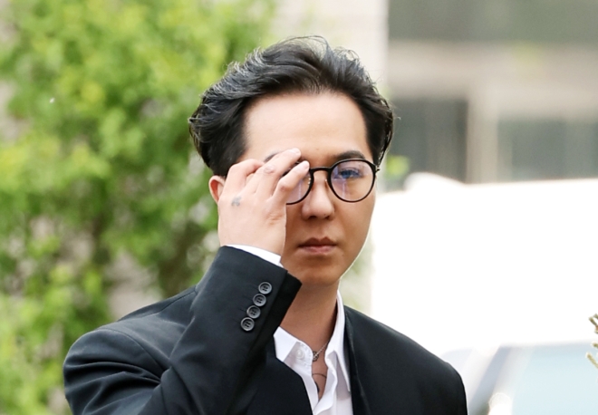 [속보] ‘102일 무단결근’ 송민호 “재복무하겠다” 선처 호소… 징역 1년 6개월 실형 구형