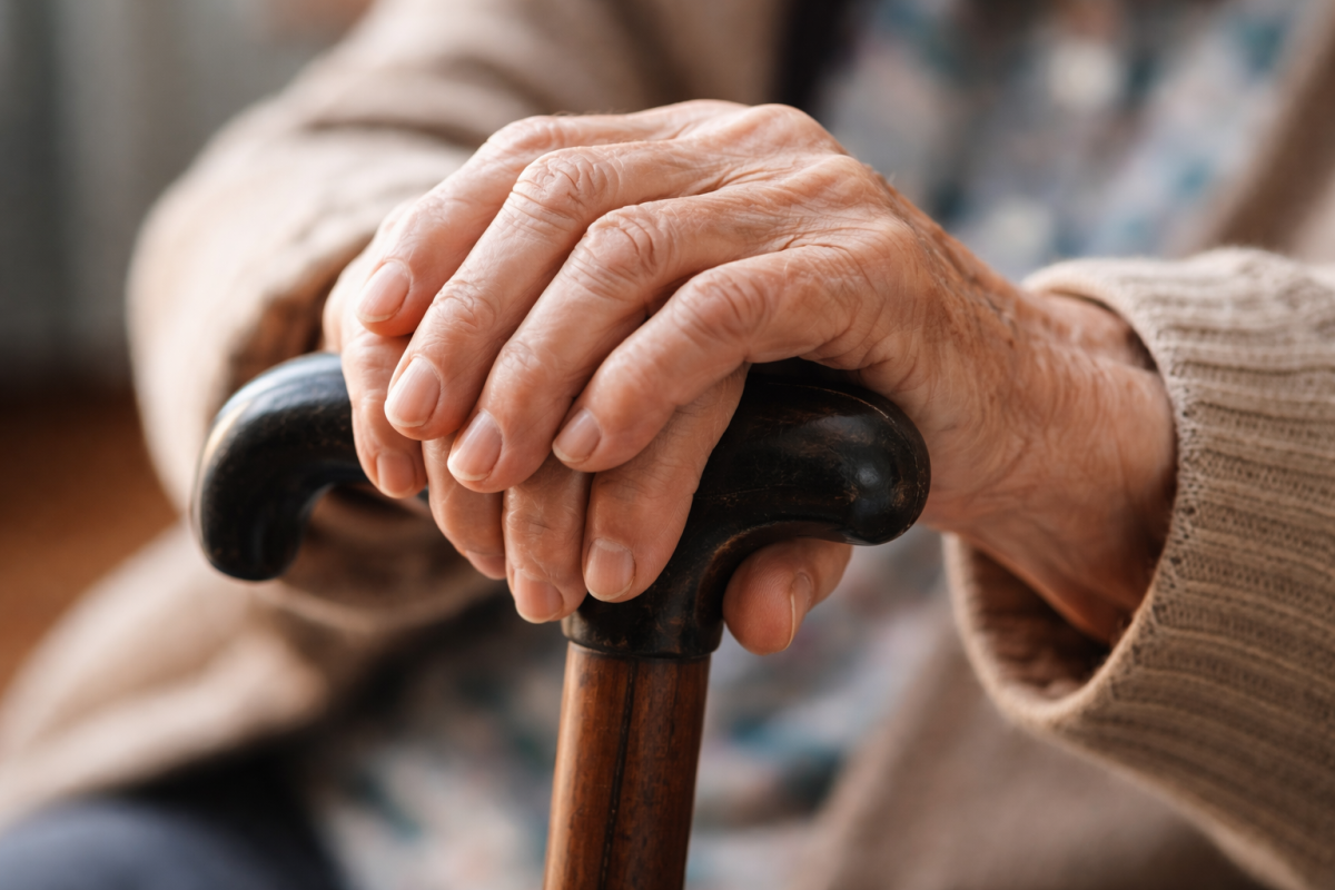 치매 환자 100만명 시대, 고령 치매 환자의 자산 규모가 약 154조원에 달하는 가운데 22일부터 ‘치매공공신탁제도’가 시행된다. 서울신문 DB