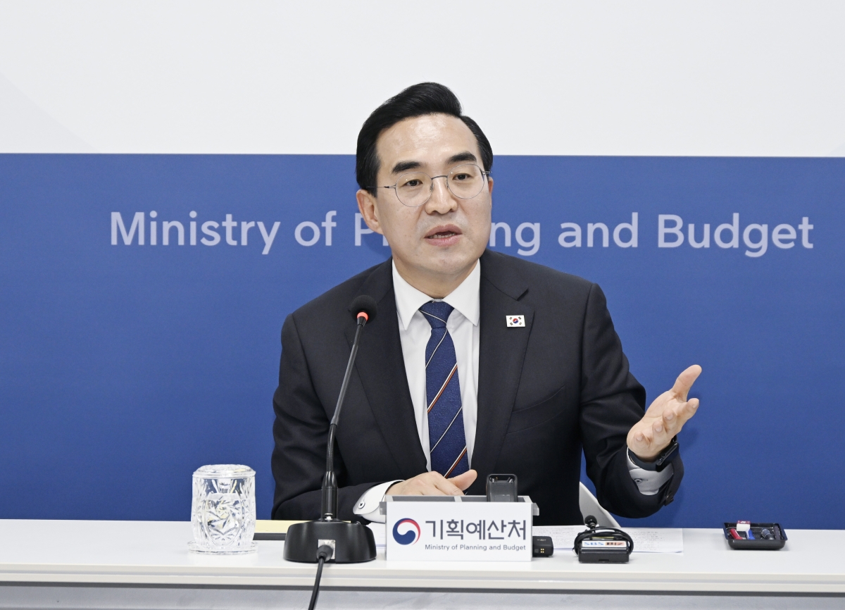 박홍근 기획예산처 장관이 21일 정부세종청사에서 열린 ‘기획예산처 출입 기자단 간담회’에서 발언을 하고 있다. 기획처 제공