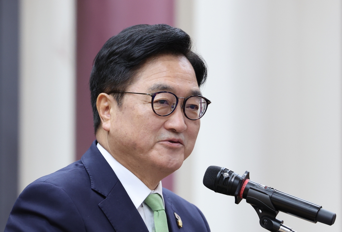 우원식 국회의장이 22일 서울 여의도 국회 의원회관에서 열린 AI 인재 양성을 위한 정책토론회에서 축사를 하고 있다. 2026.4.22 뉴스1