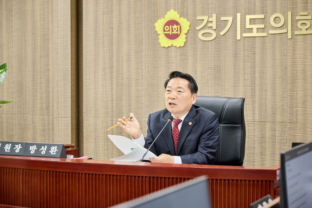 농정해양위원회 방성환 위원장이 21일 열린 제389회 임시회 농정해양위원회 현안보고 회의를 진행하고 있다.(사진=경기도의회)