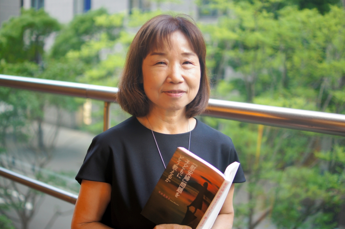 지난 30년간 중학교 교단에서 일본군 ‘위안부’ 수업을 이어온 히라이 미츠코. ‘위안부 문제를 아이들에게 어떻게 가르칠 것인가’ 등의 저서를 출판하기도 했다. 본인 제공