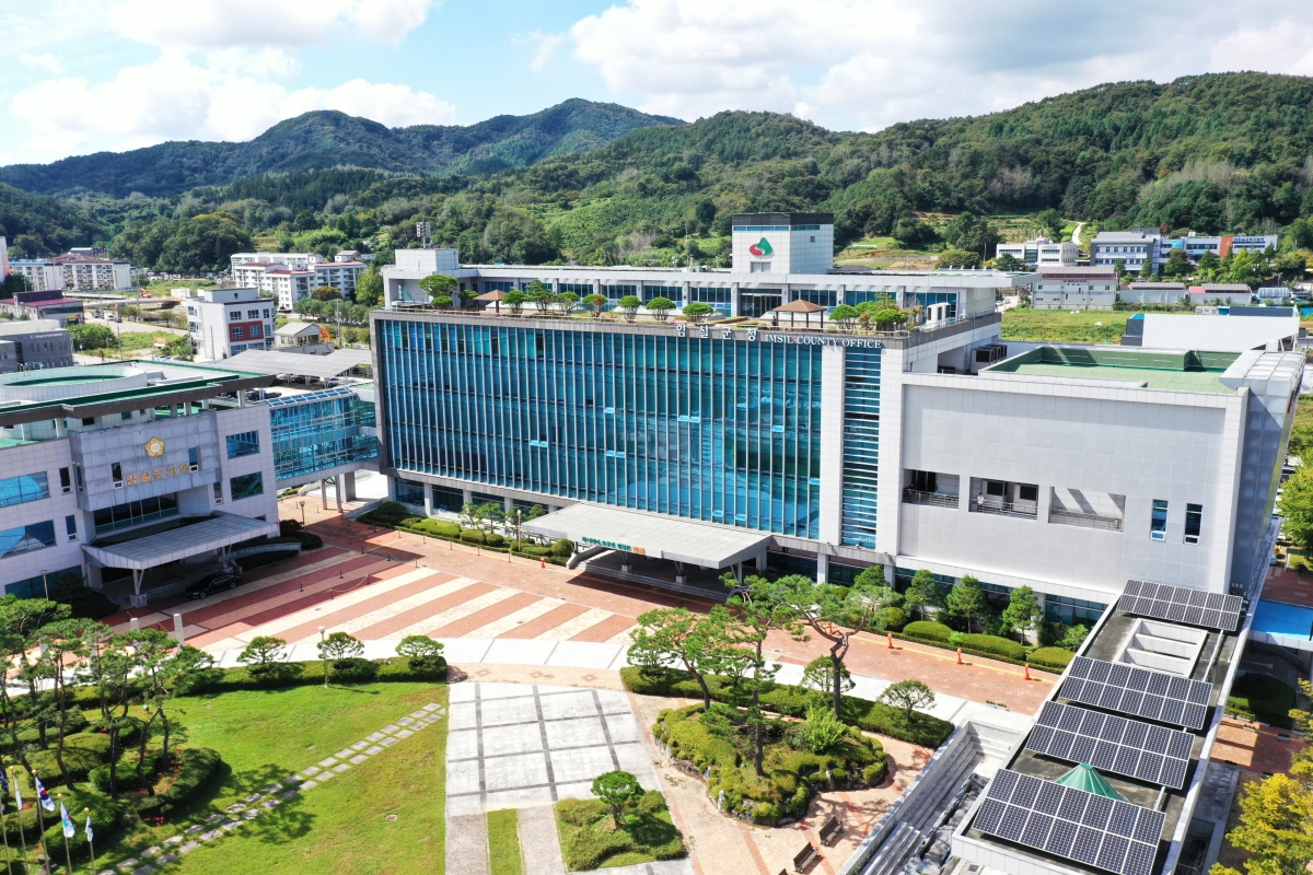 민주당 군수 후보 경선 파행으로 임실군이 어수선하다. 임실군청사 전경